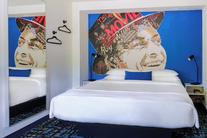 Room 14 of 28