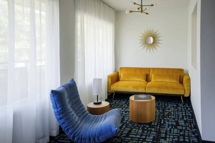 Room 13 of 28
